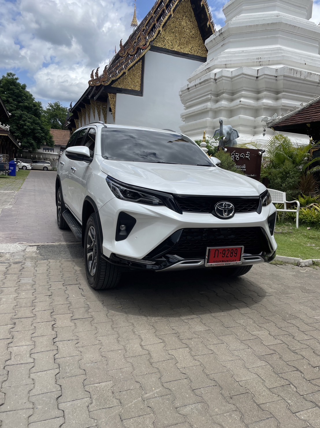 Toyota Fortuner LEADER